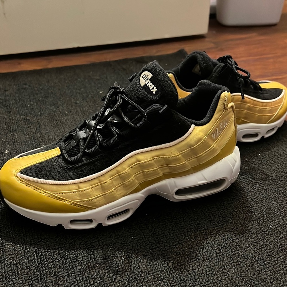 Nike Air Max 95 Wheat Gold